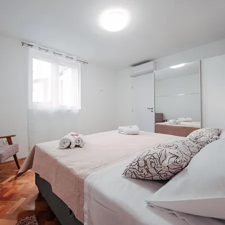 Апартаменты Kalafat *