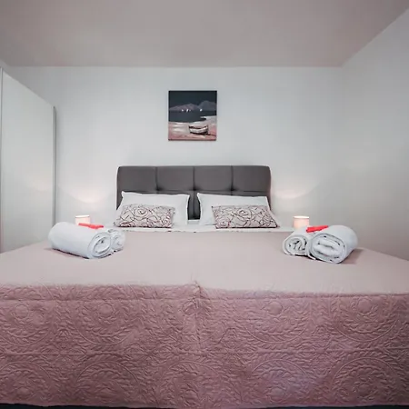 Apartment Kalafat *